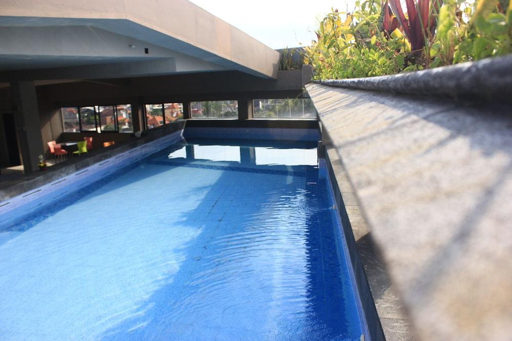 Reddoorz @ Sunset Point Seminyak Ξενοδοχείο Εξωτερικό φωτογραφία
